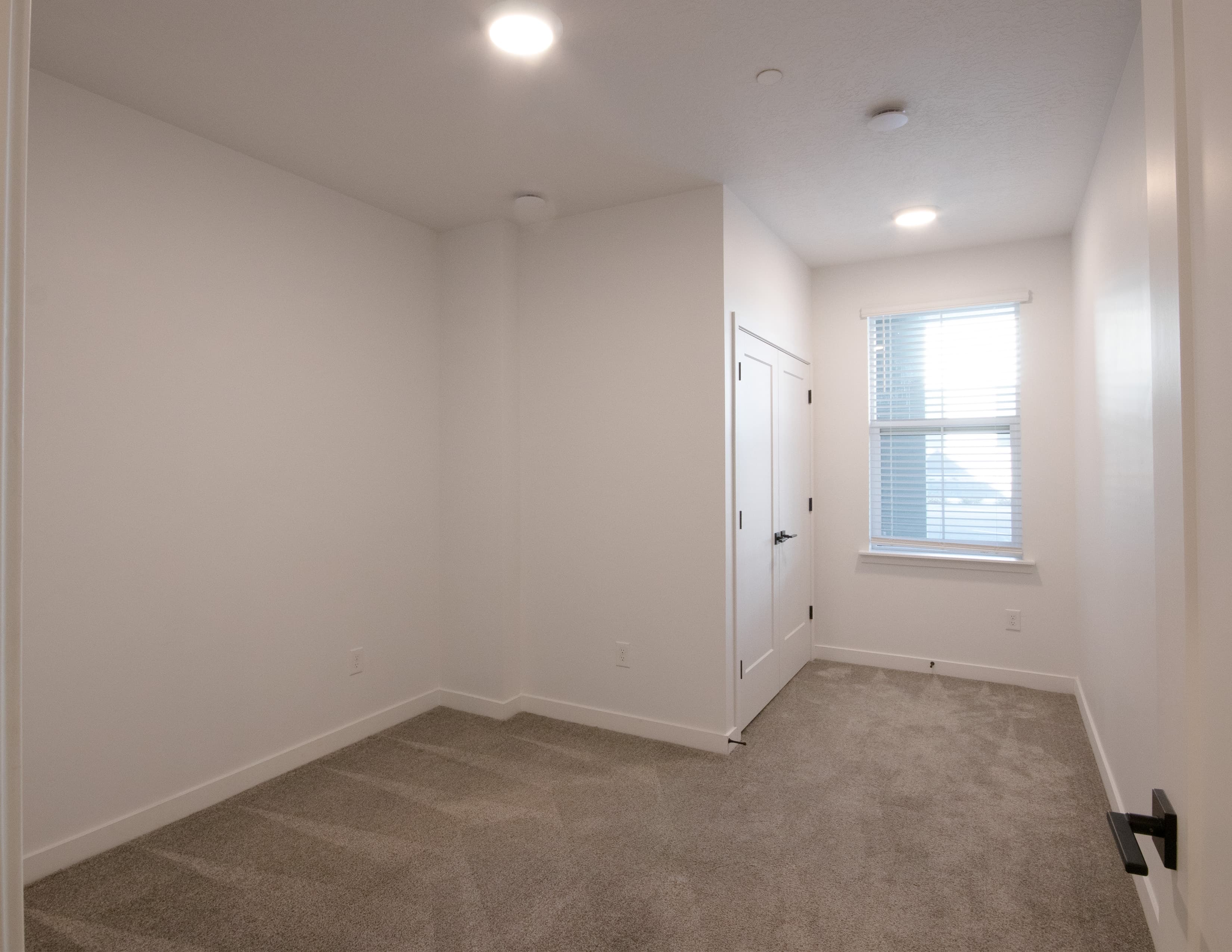 Provo Apartment: 2340 N 400 W
