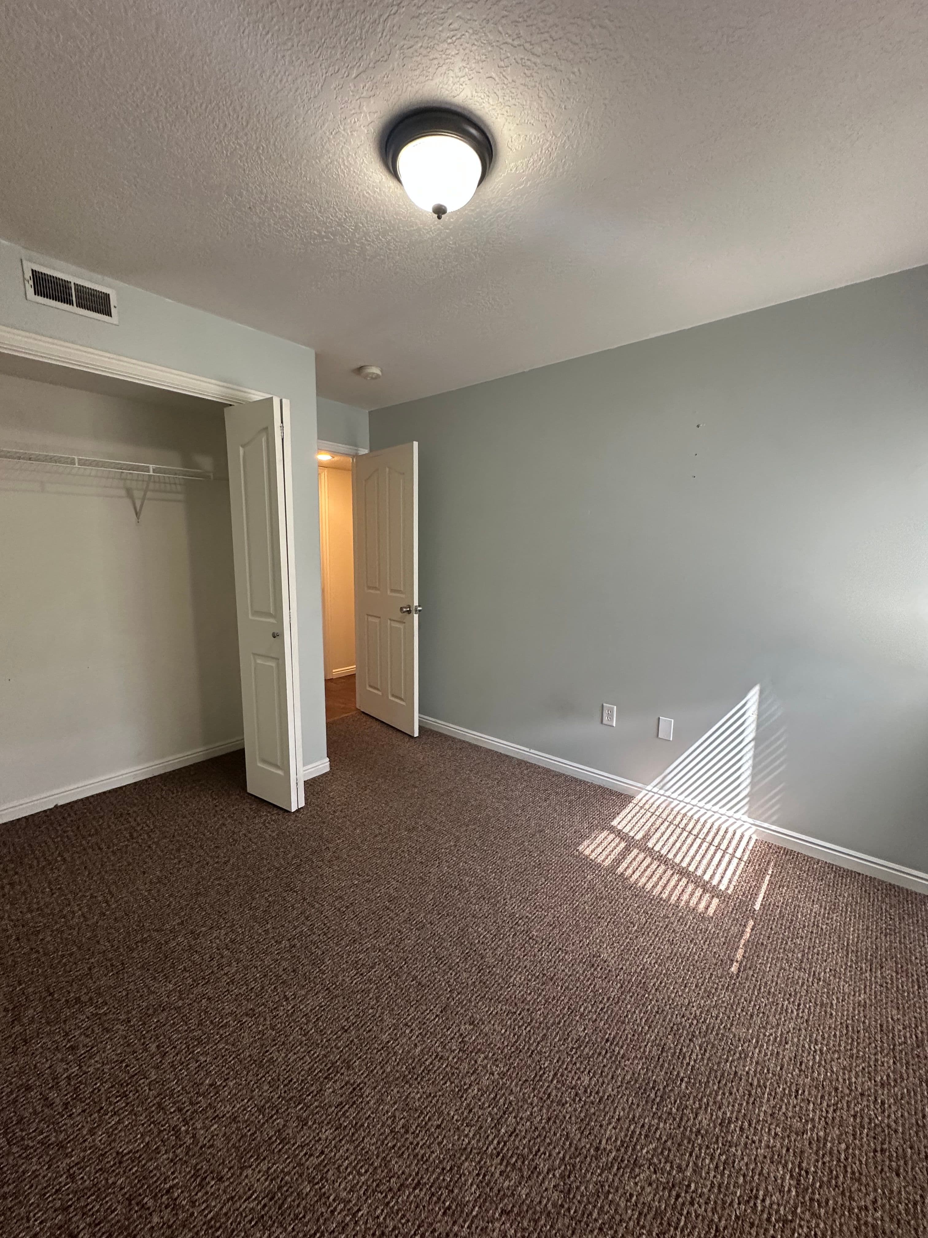 Orem Single Room: 1403 S 1020 W