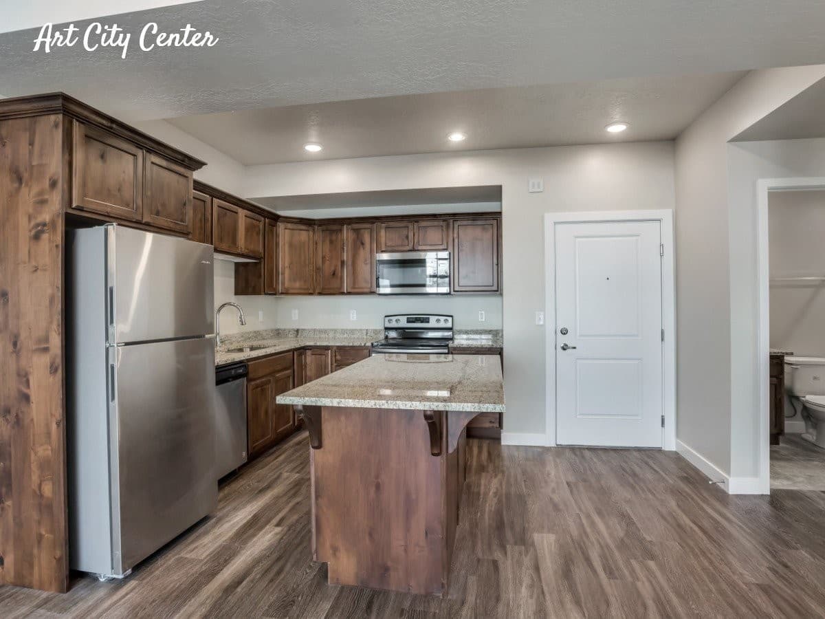 Springville Apartment: 79 W 900 N