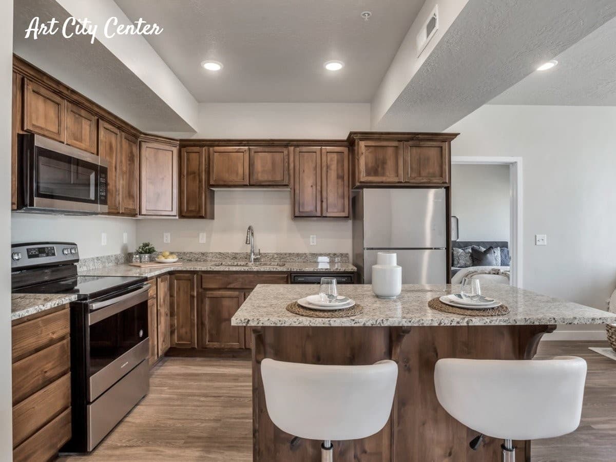 Springville Apartment: 79 W 900 N