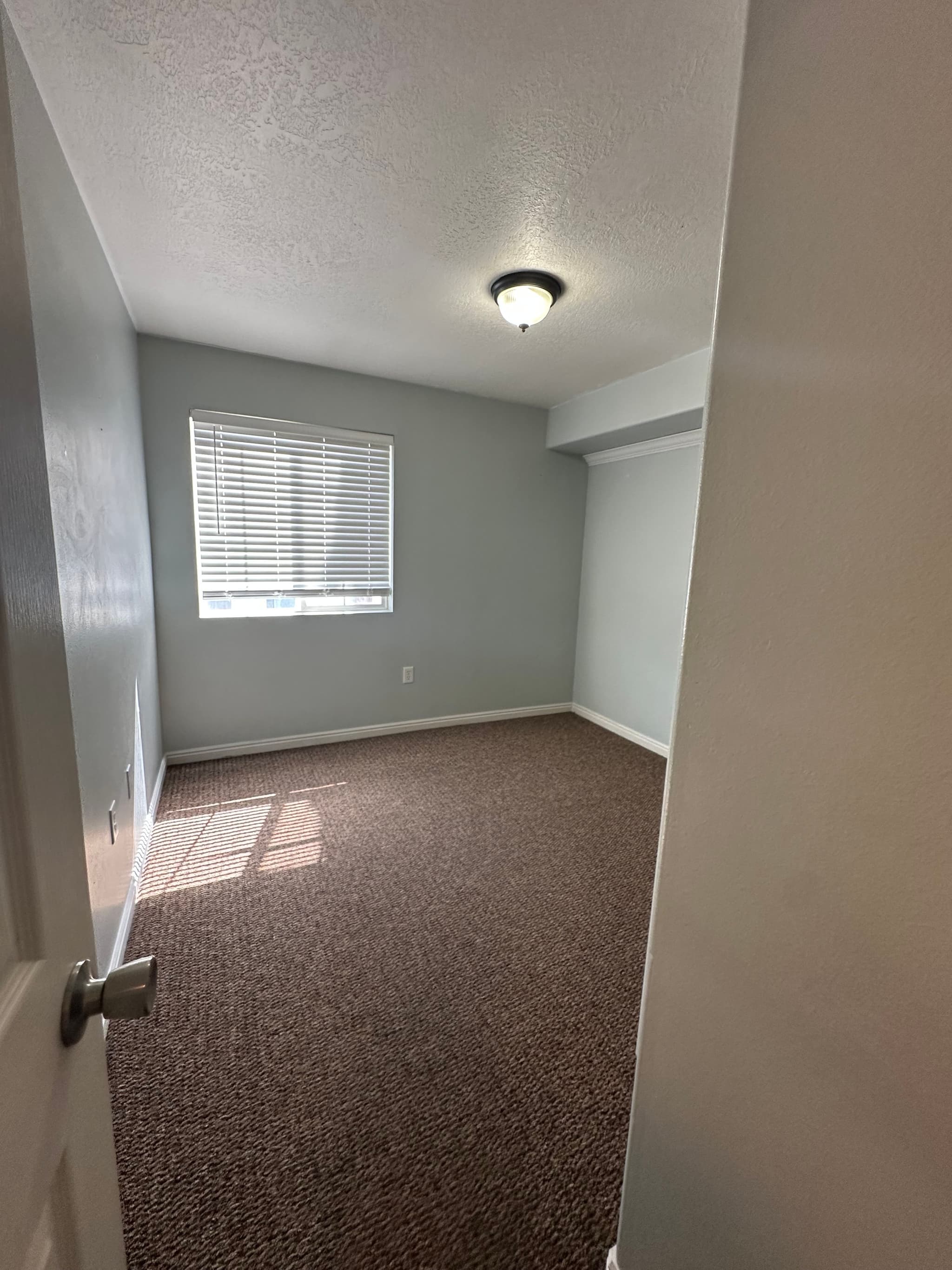Orem Single Room: 1403 S 1020 W