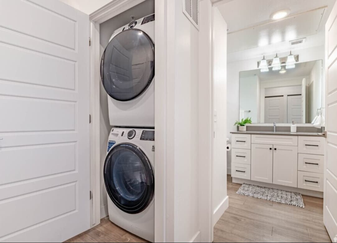 Salt Lake City Apartment: 1925 W North Temple