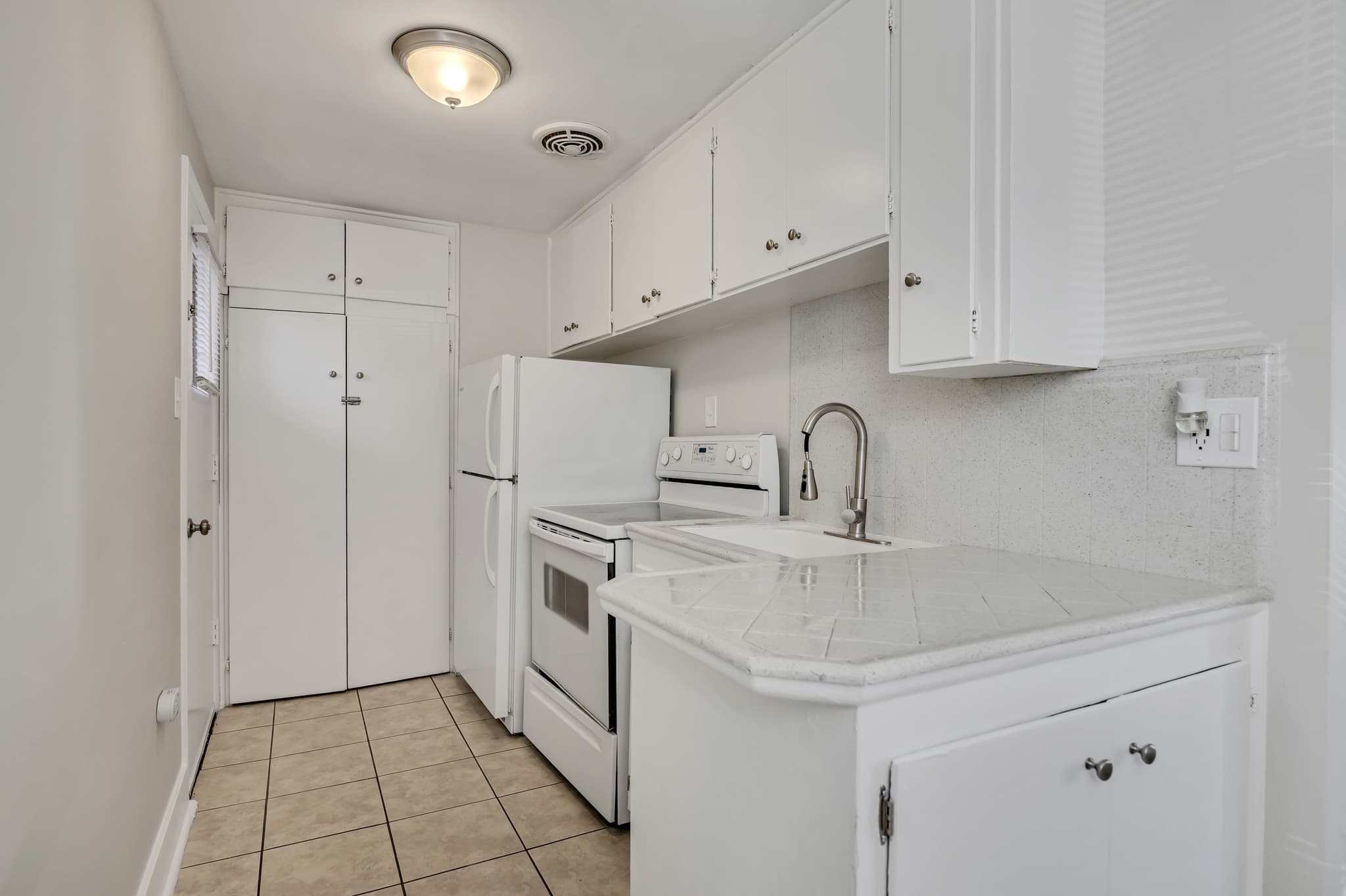 Salt Lake City Apartment: 571 E 1st Ave