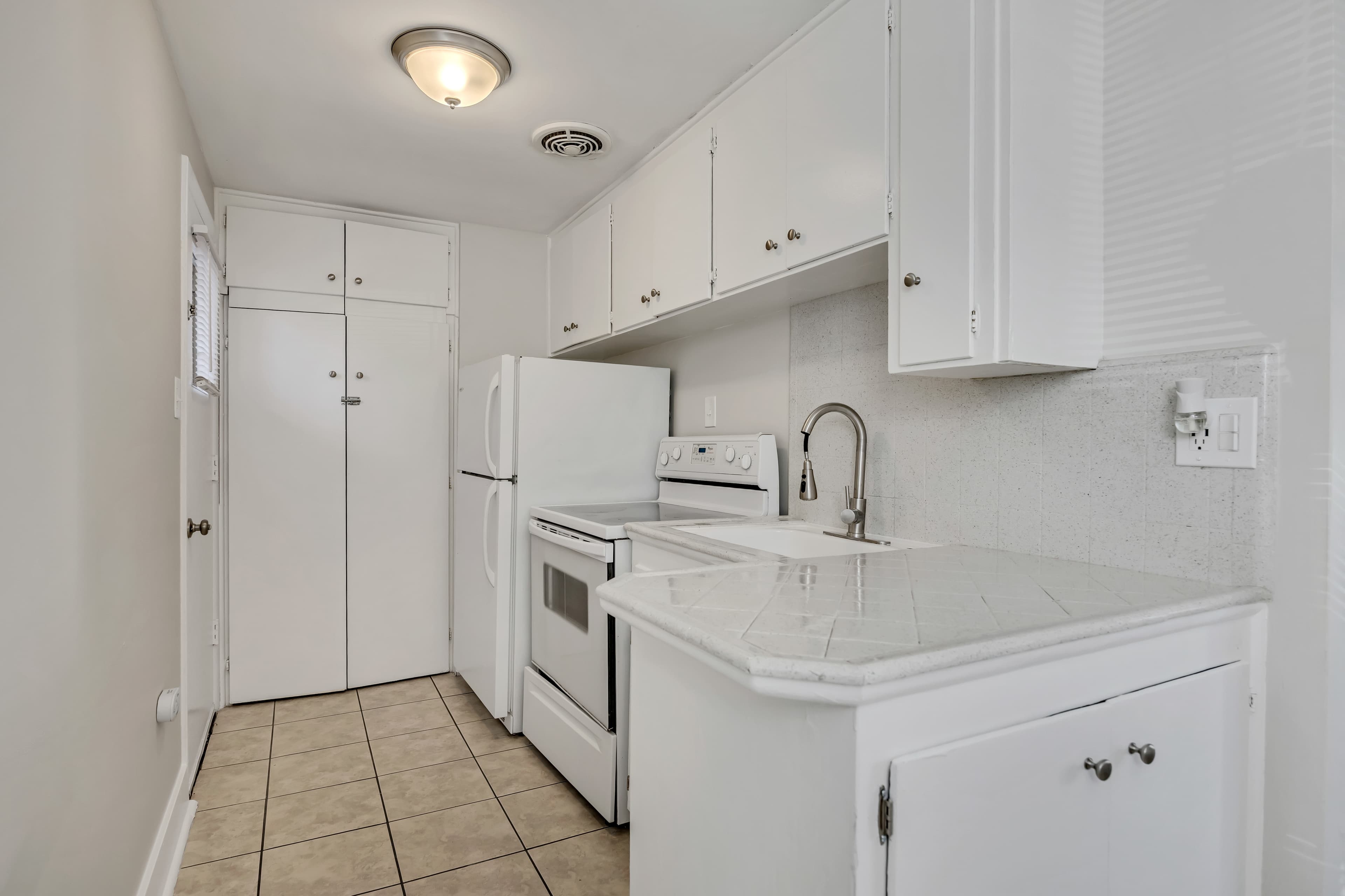 Salt Lake City Apartment: 571 E 1st Ave