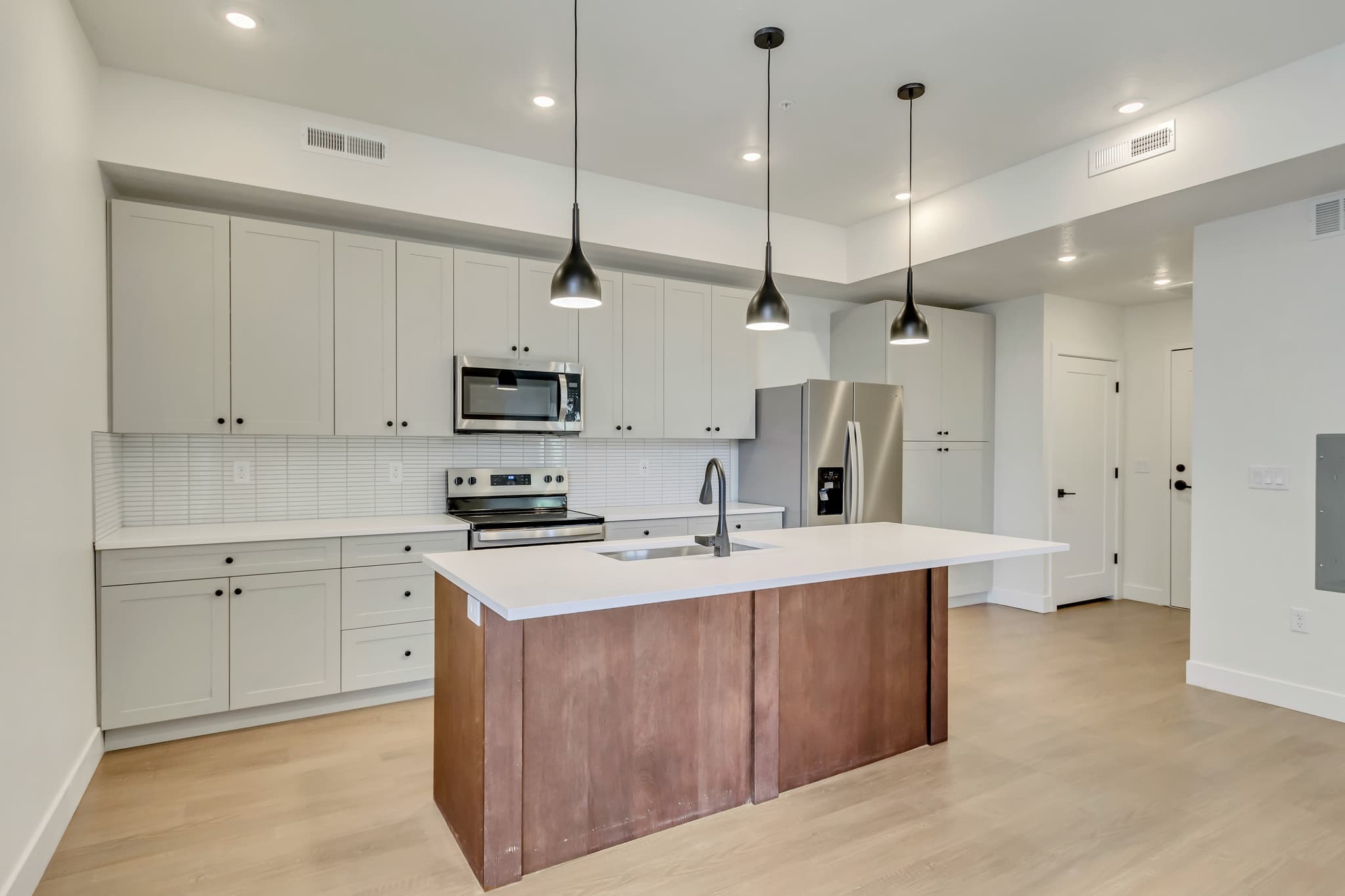 Midvale Apartment: 7487 S Main St