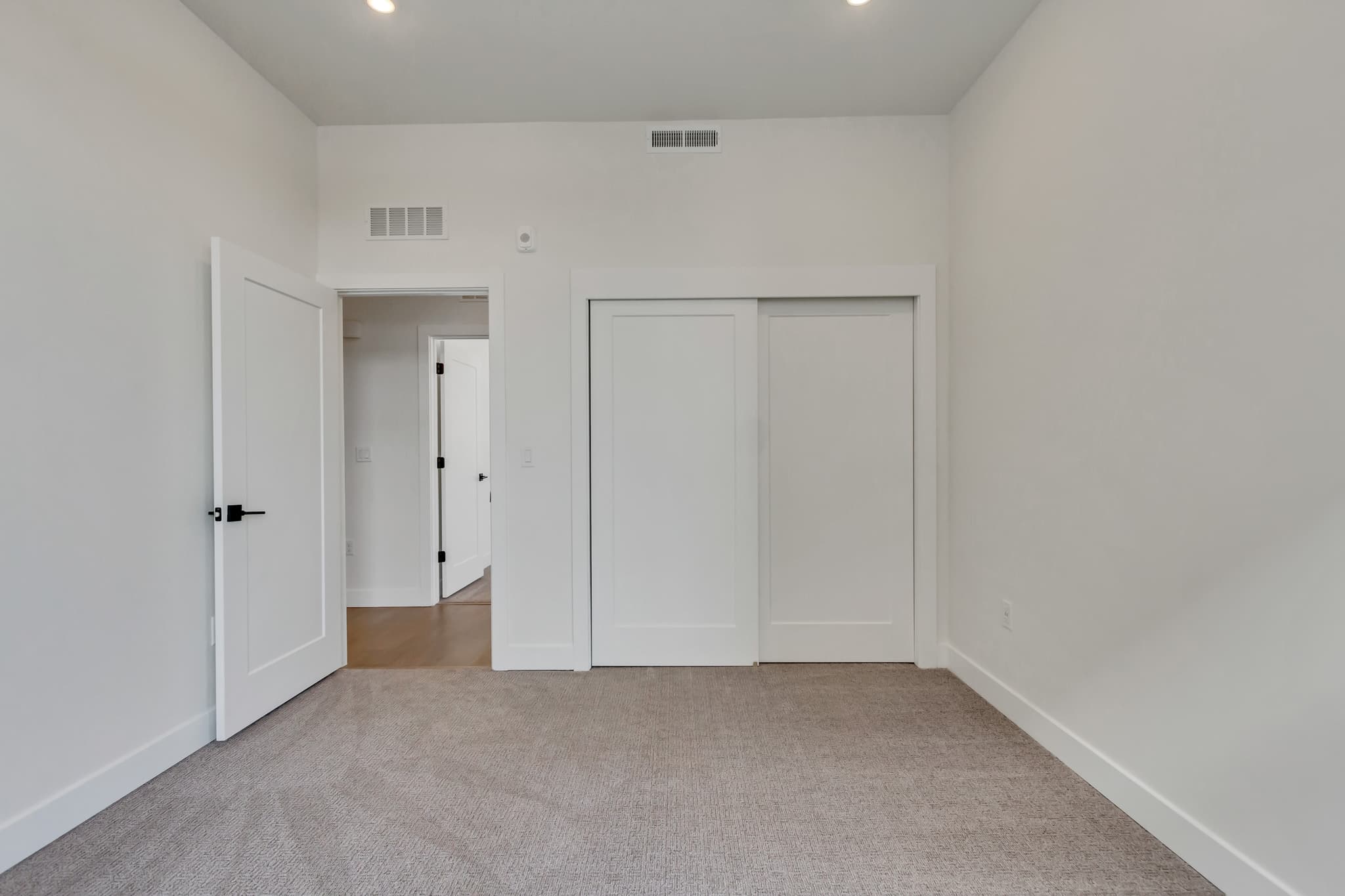 Midvale Apartment: 7487 S Main St