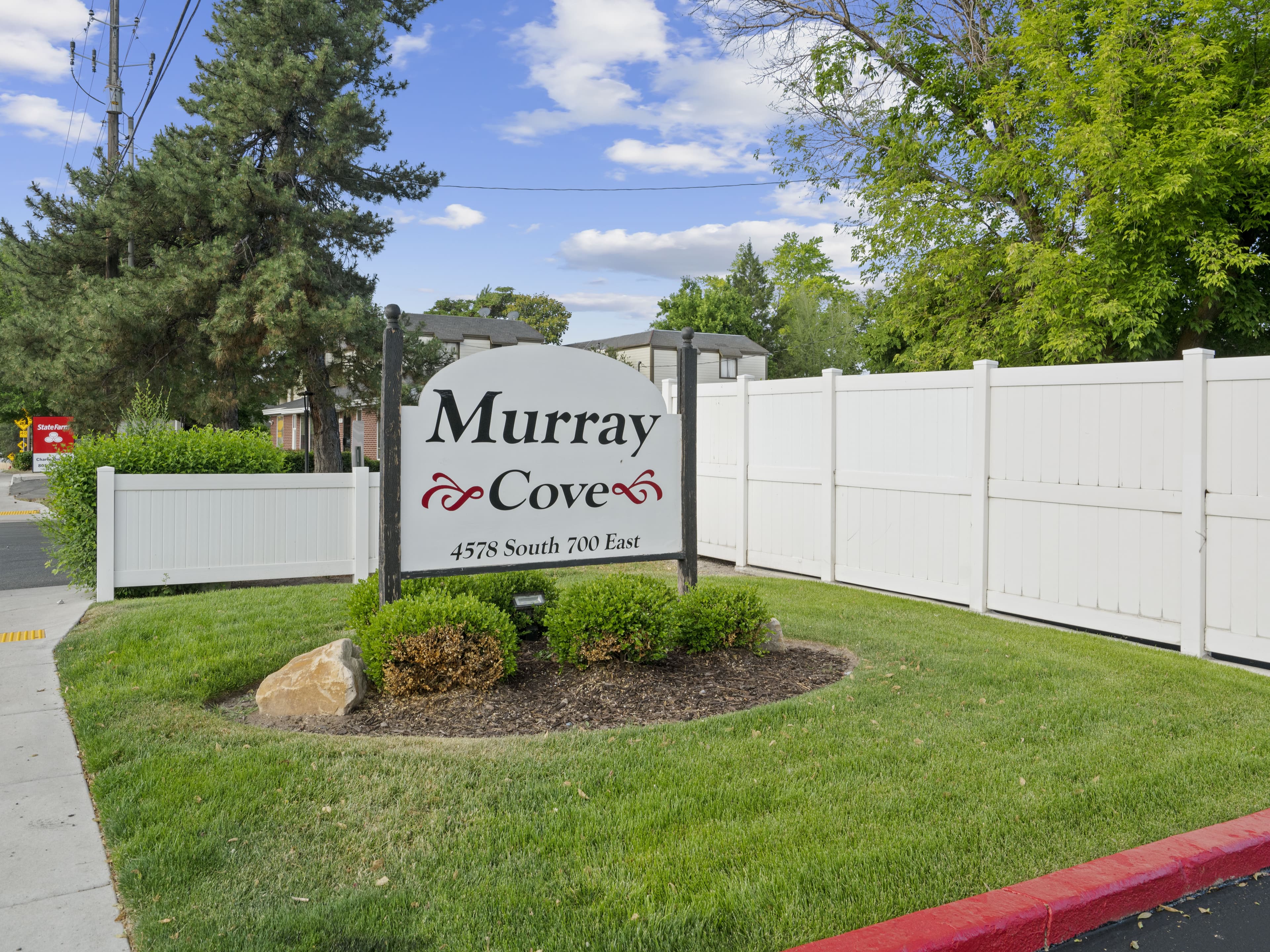 Murray Townhome: 4578 S 700 E
