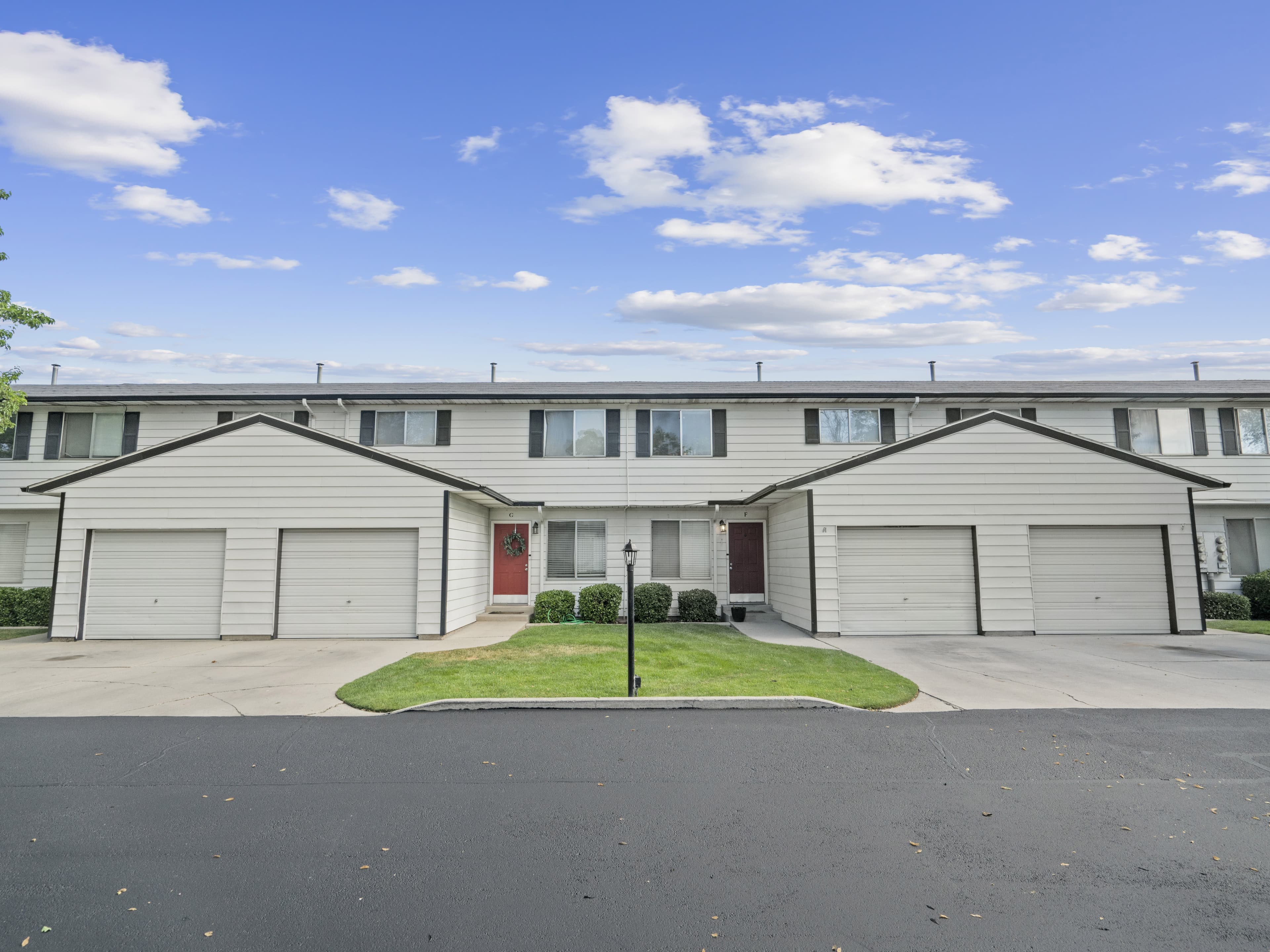Murray Townhome: 4578 S 700 E