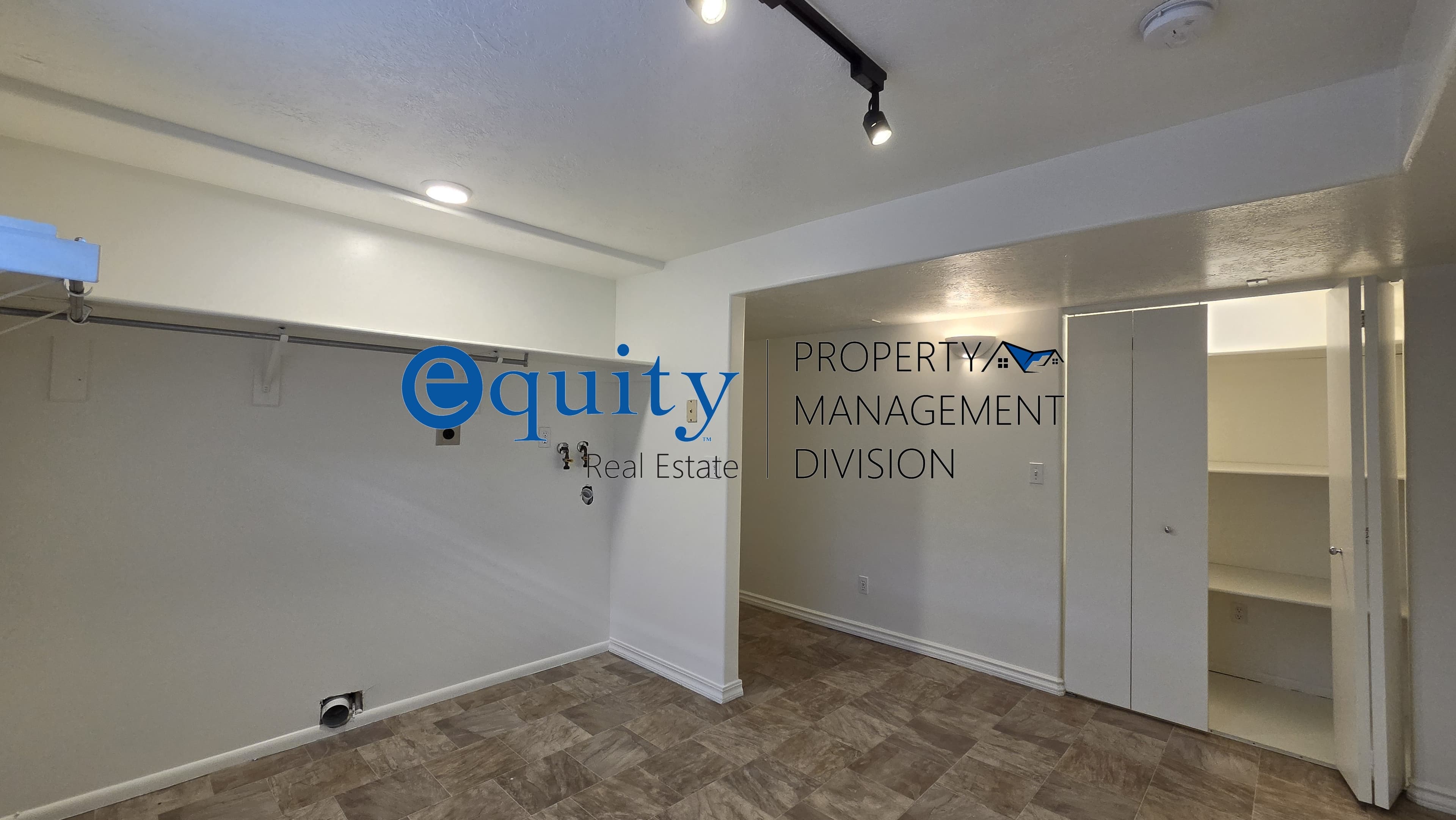 Draper House: 11851 S Poultry Dr