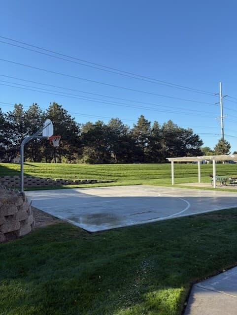 Meridian Apartment: 2308 E Franklin Rd