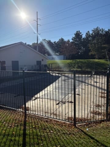 Meridian Apartment: 2308 E Franklin Rd