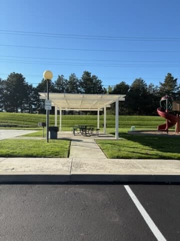 Meridian Apartment: 2308 E Franklin Rd