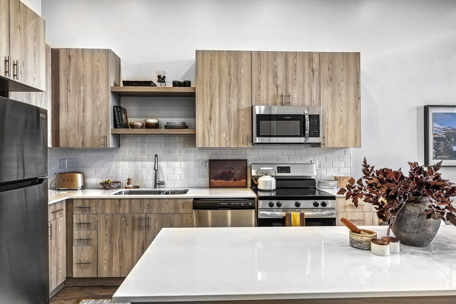 Midvale Apartment: 7592 S Main St