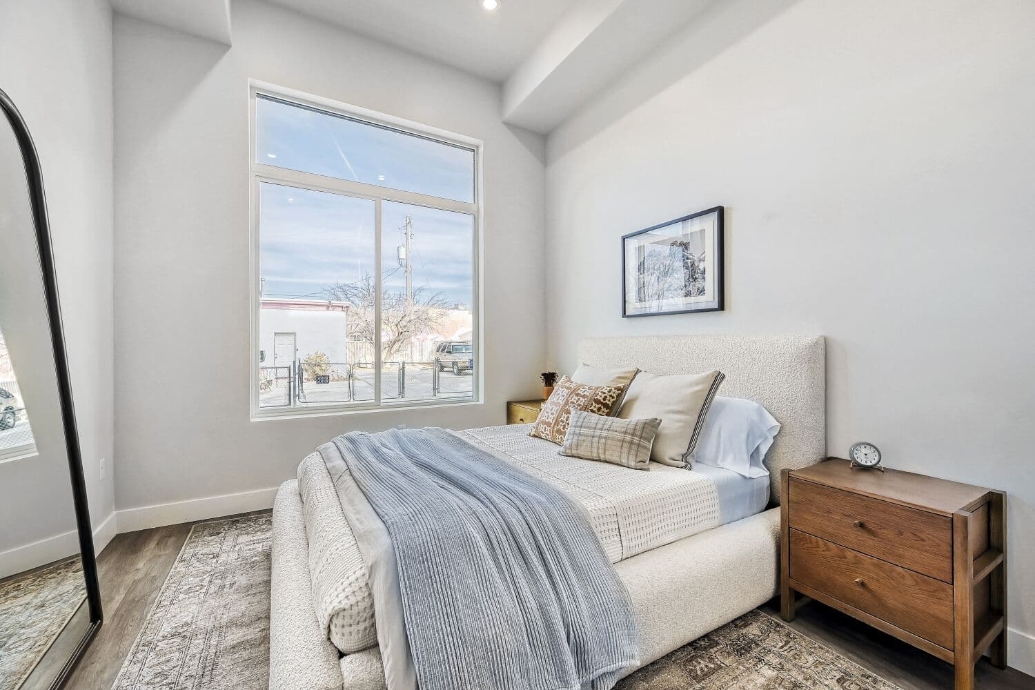 Midvale Apartment: 7592 S Main St