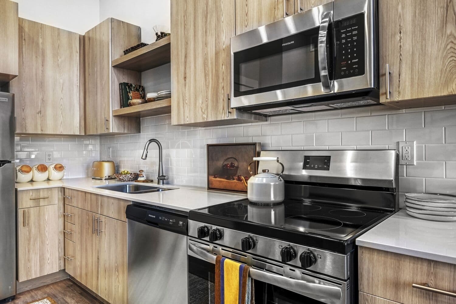 Midvale Apartment: 7592 S Main St