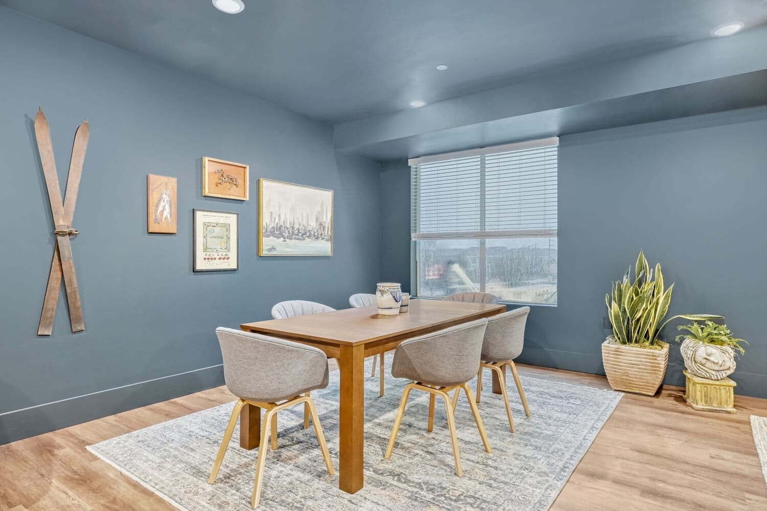 Midvale Apartment: 7592 S Main St
