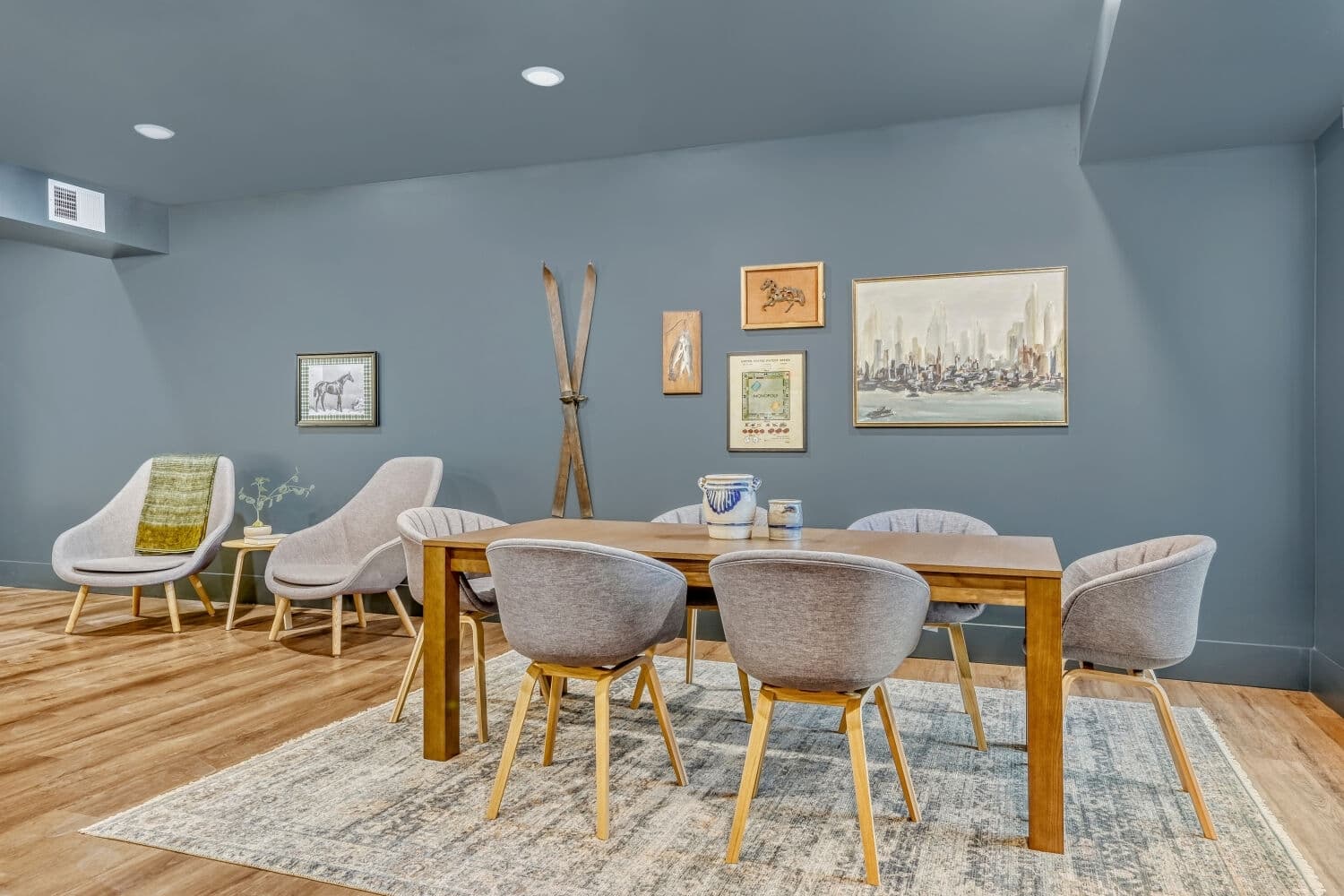 Midvale Apartment: 7592 S Main St