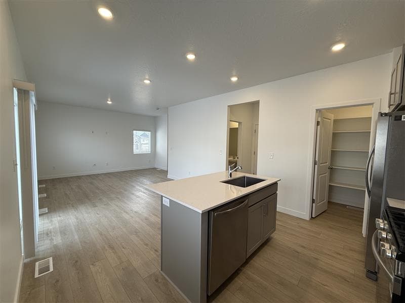 Saratoga Springs House: 1545 W Bravo Dr