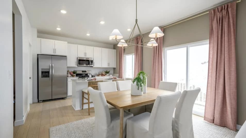 Saratoga Springs House: 1545 W Bravo Dr