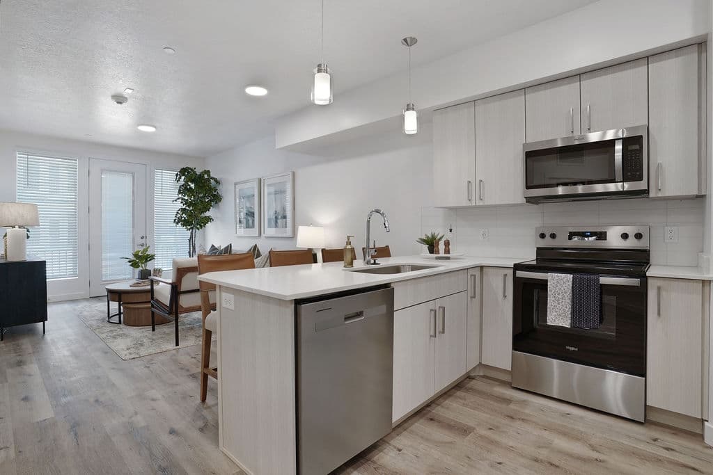 Lehi Apartment: 4632 W Hudson Way