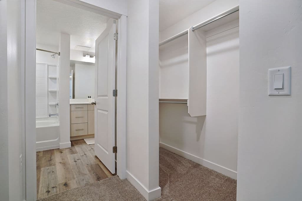 Lehi Apartment: 4632 W Hudson Way