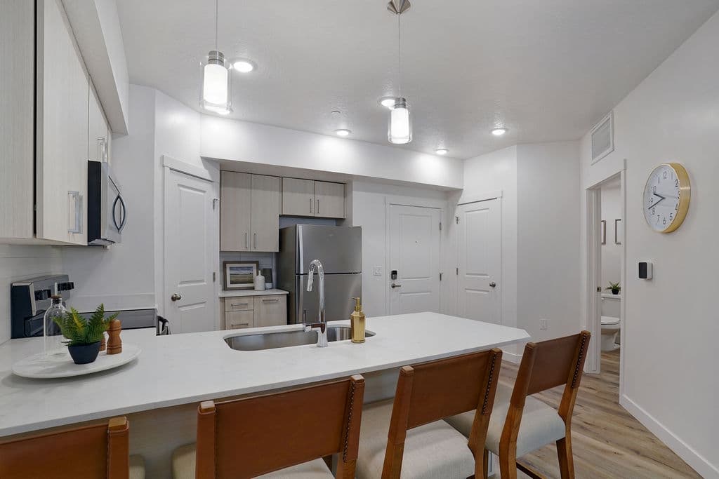 Lehi Apartment: 4632 W Hudson Way
