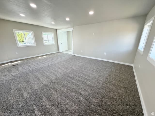 Syracuse House: 1310 Marilyn Dr