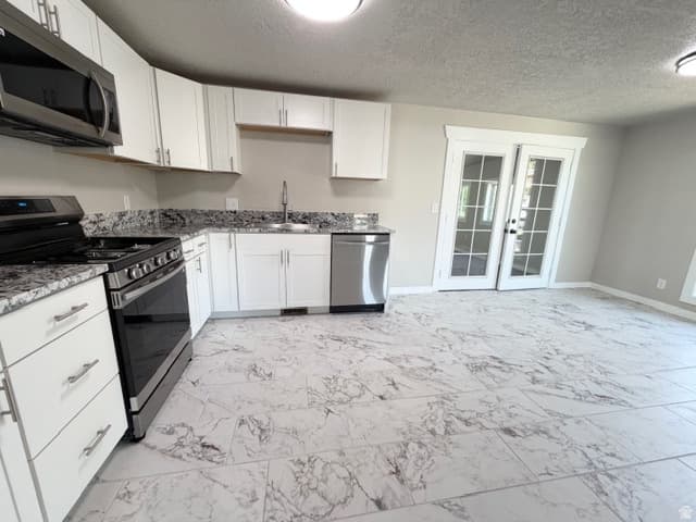 Syracuse House: 1310 Marilyn Dr