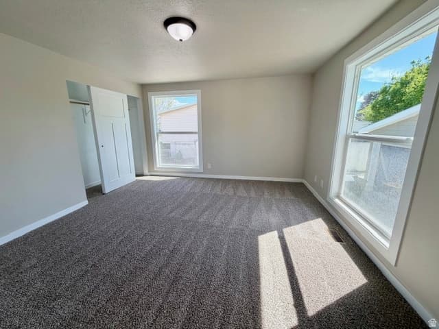 Syracuse House: 1310 Marilyn Dr
