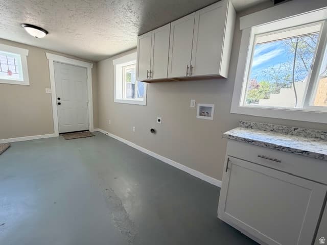 Syracuse House: 1310 Marilyn Dr