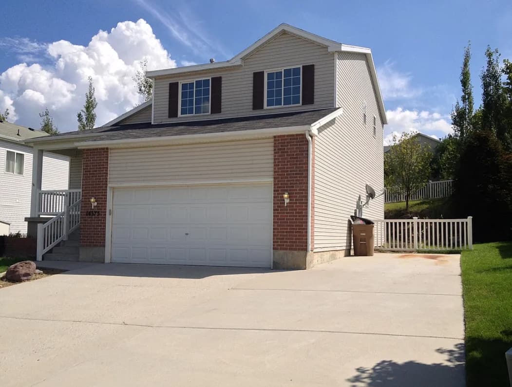 Draper House: 14375 S Lapis Dr