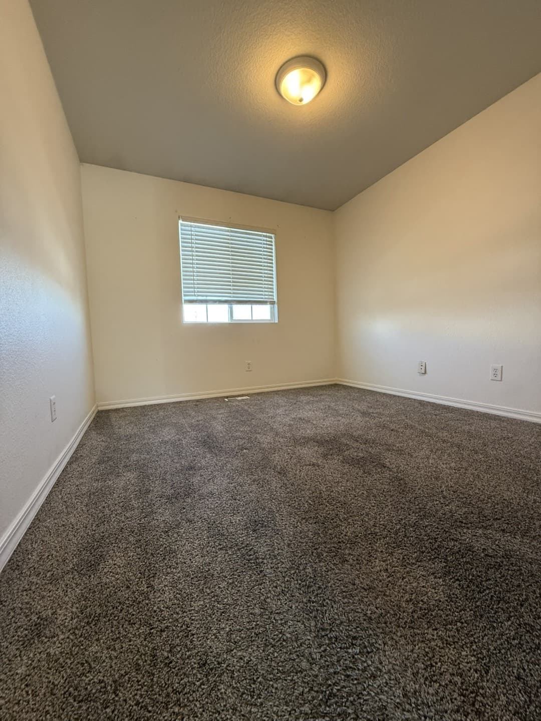 Draper House: 14375 S Lapis Dr