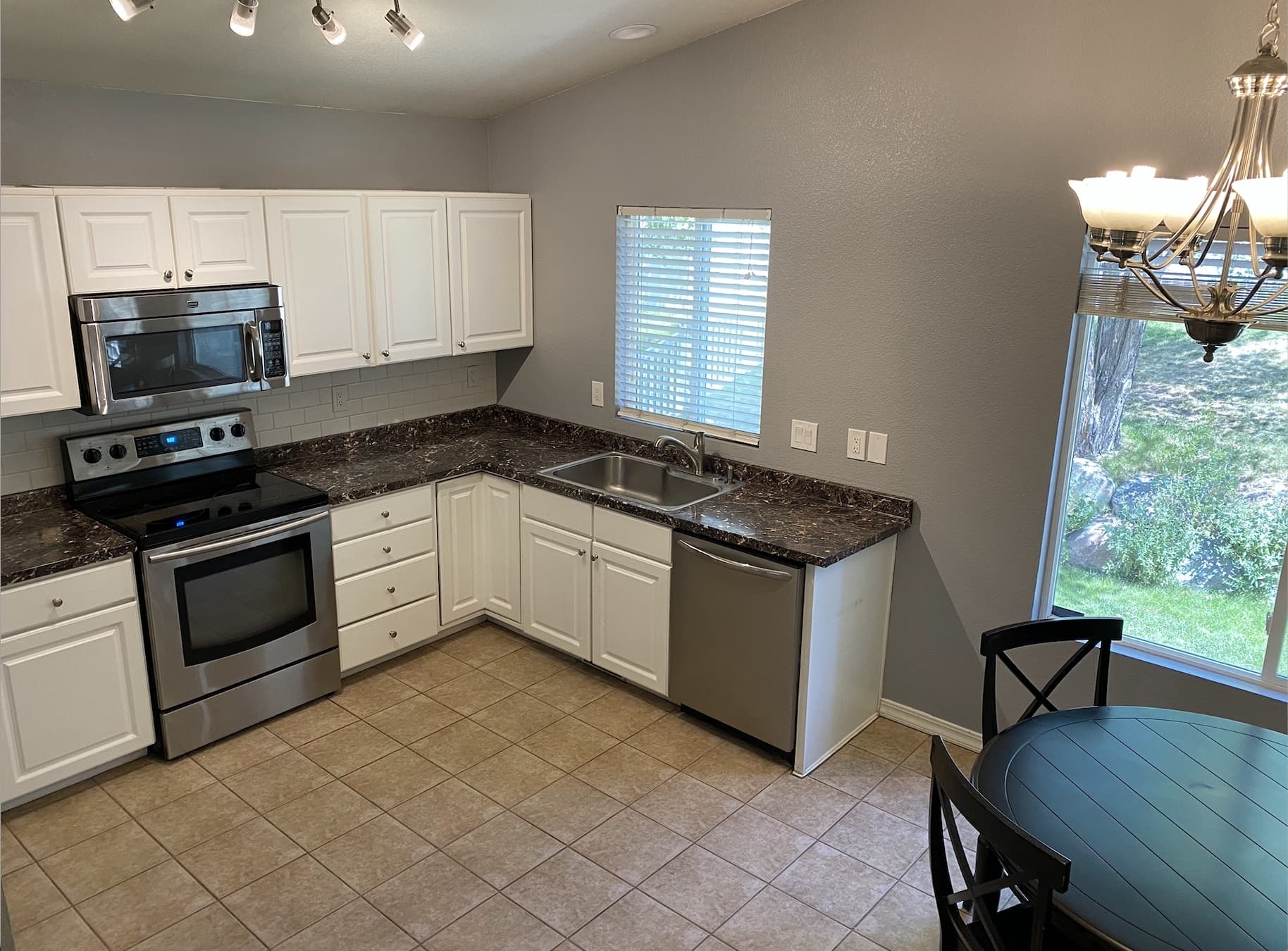 Draper House: 14375 S Lapis Dr