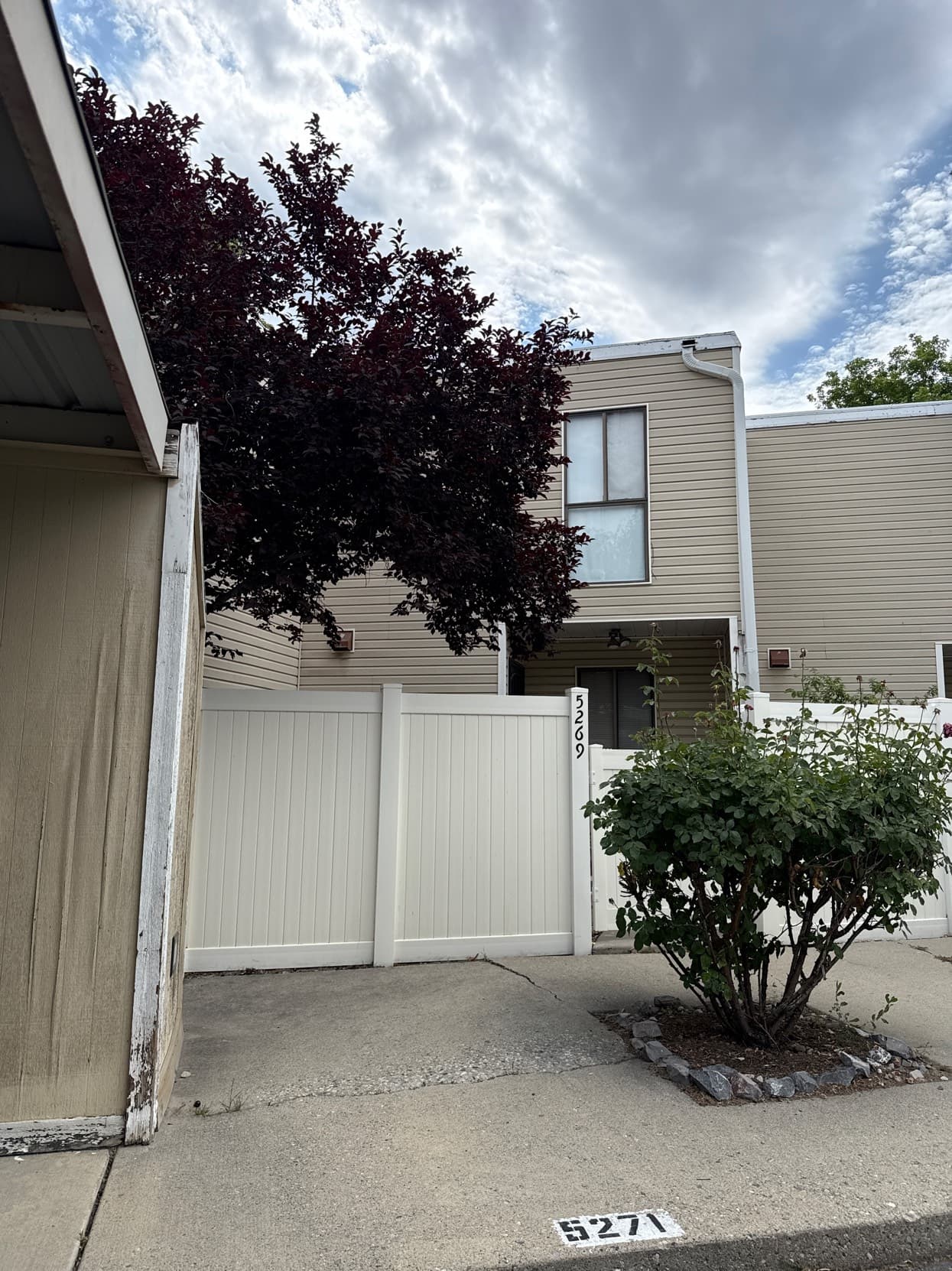 Salt Lake City House: 5269 S Rome Beauty Park