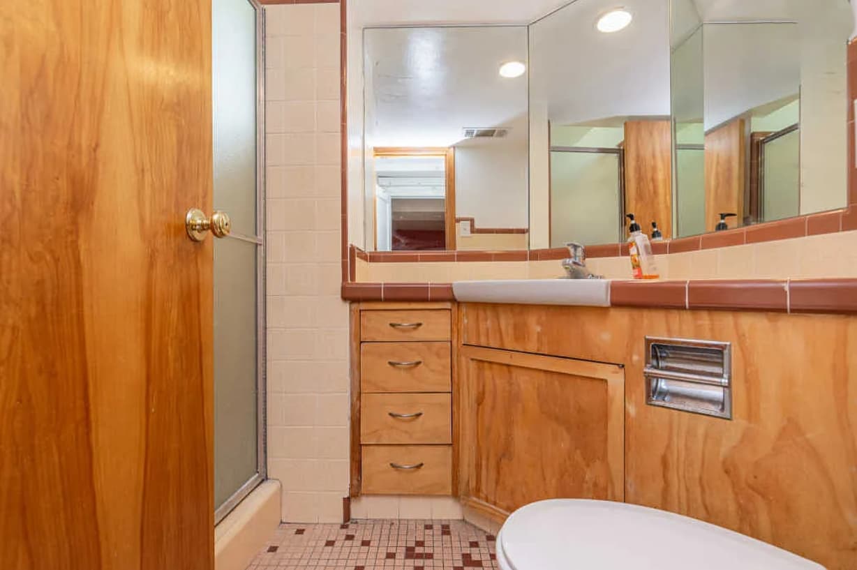 Ogden House: 981 36th St