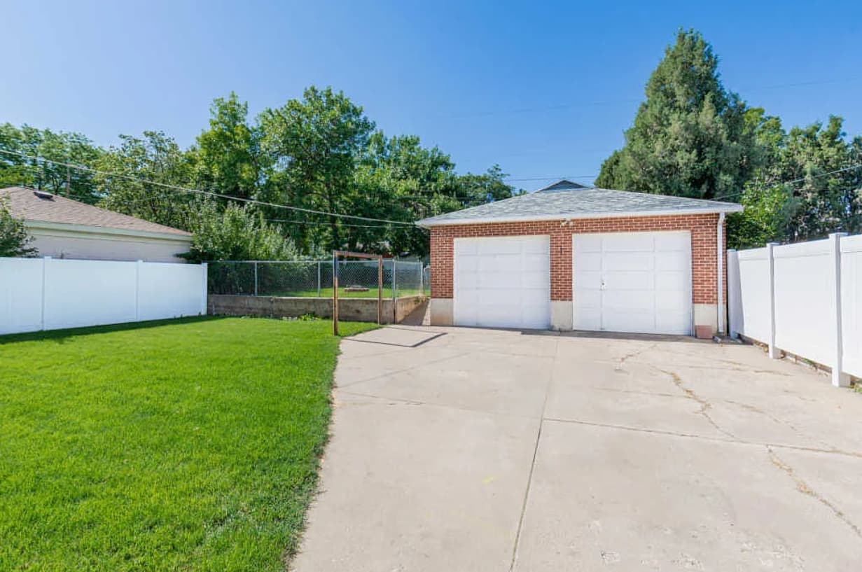 Ogden House: 981 36th St