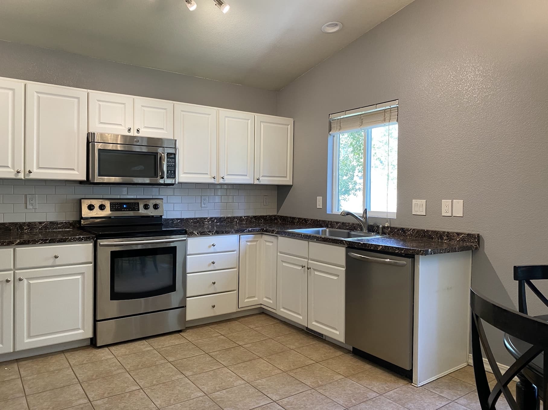 Draper House: 14375 S Lapis Dr