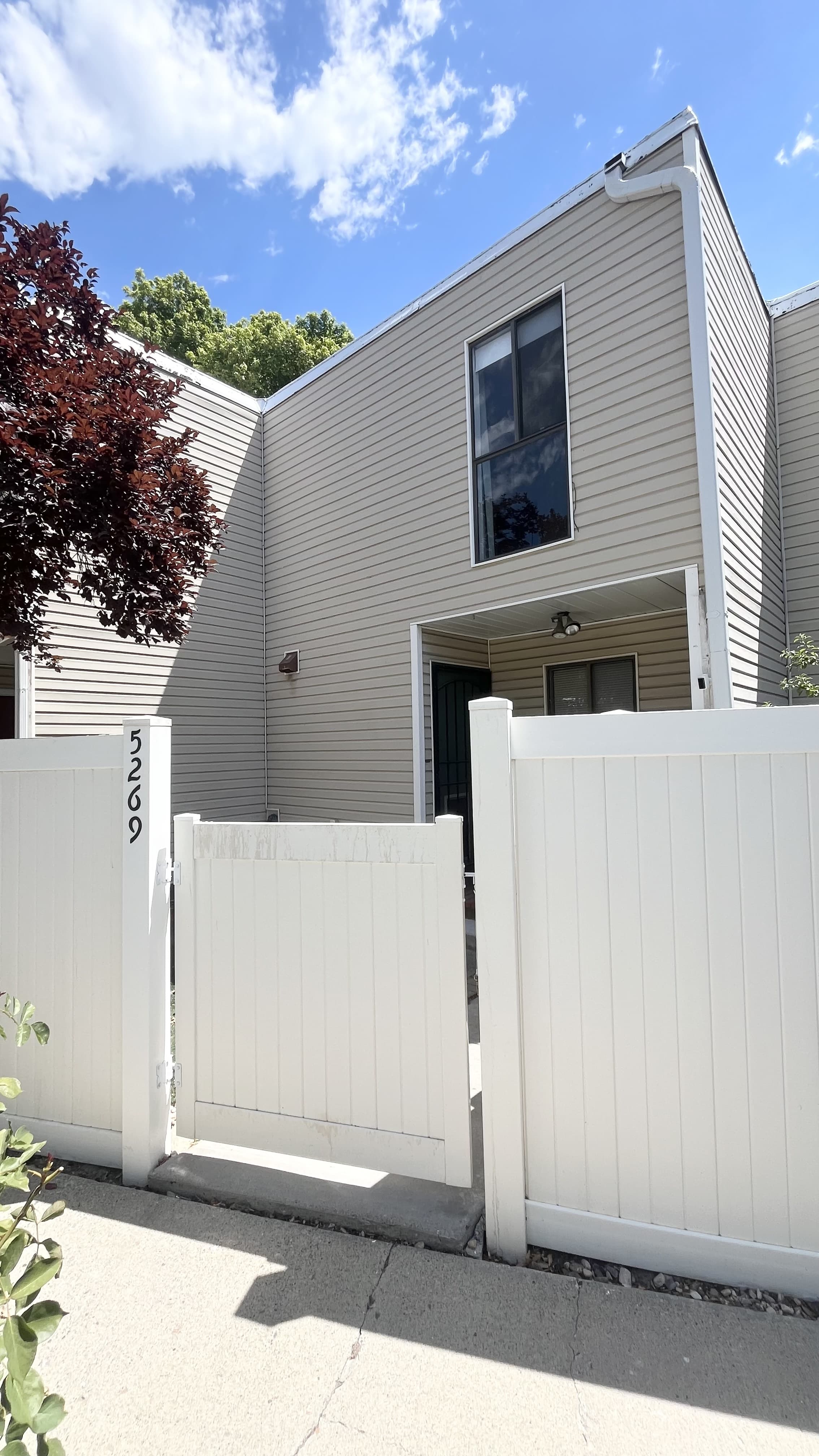 Salt Lake City House: 5269 S Rome Beauty Park
