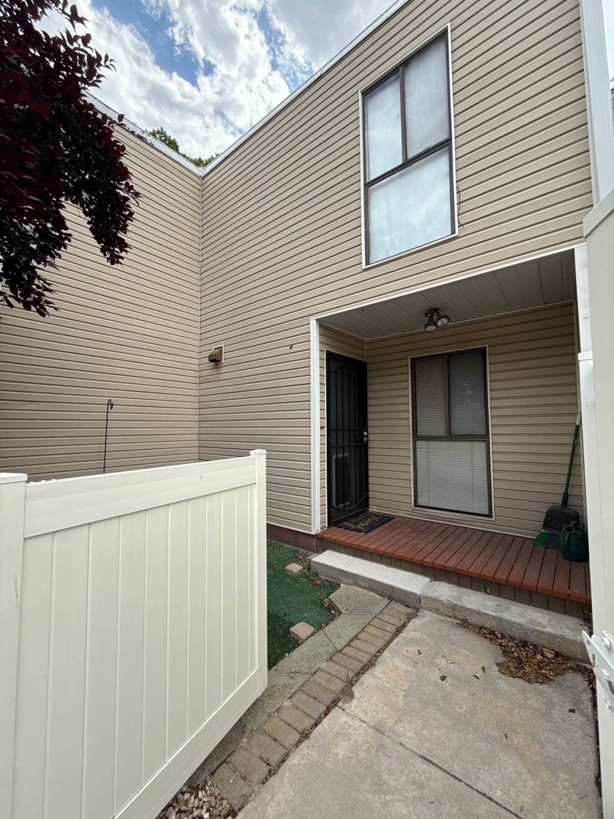 Salt Lake City House: 5269 S Rome Beauty Park