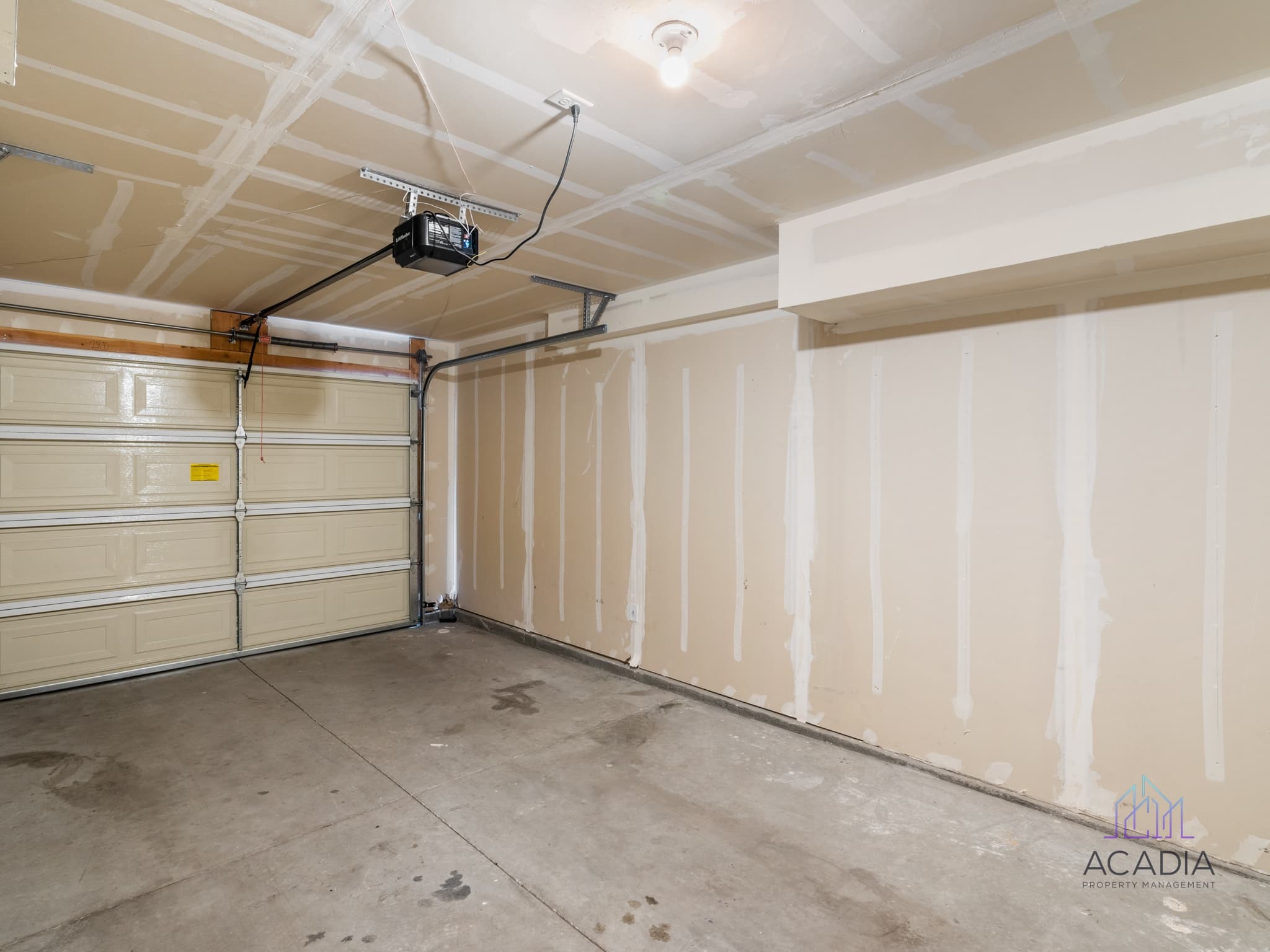 Magna Townhome: 7427 W Laxey St