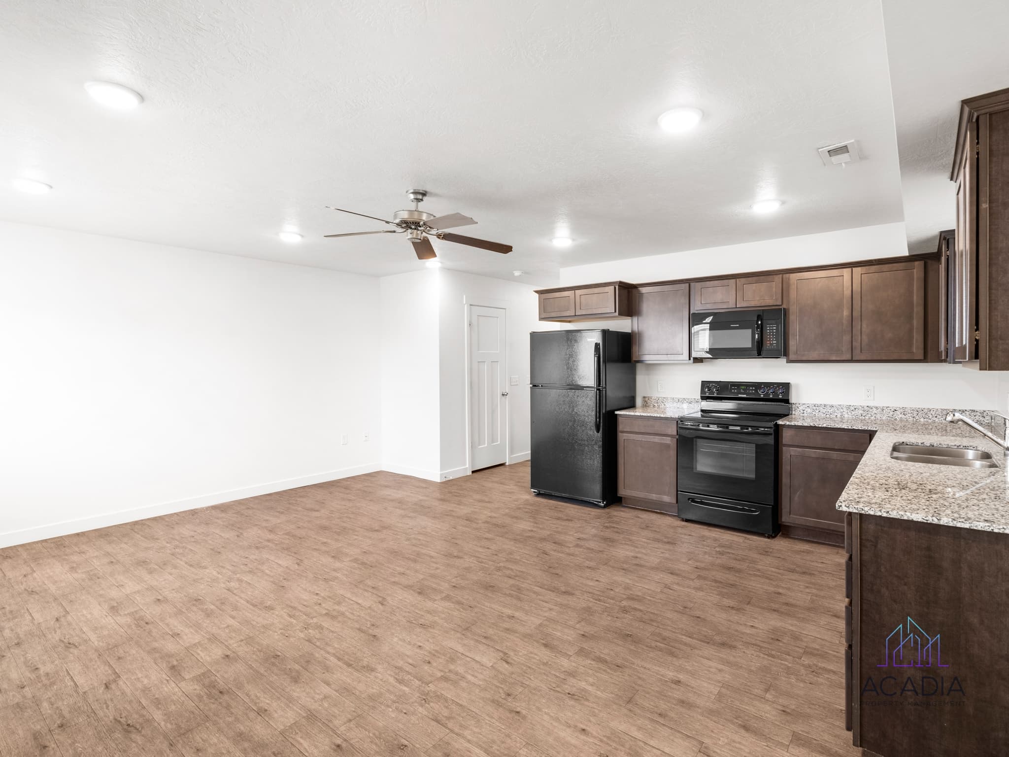 Magna Townhome: 7427 W Laxey St