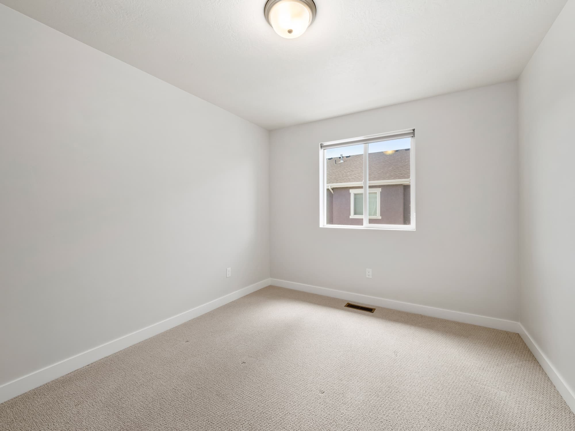 Riverton Townhome: 15083 S Reins Way