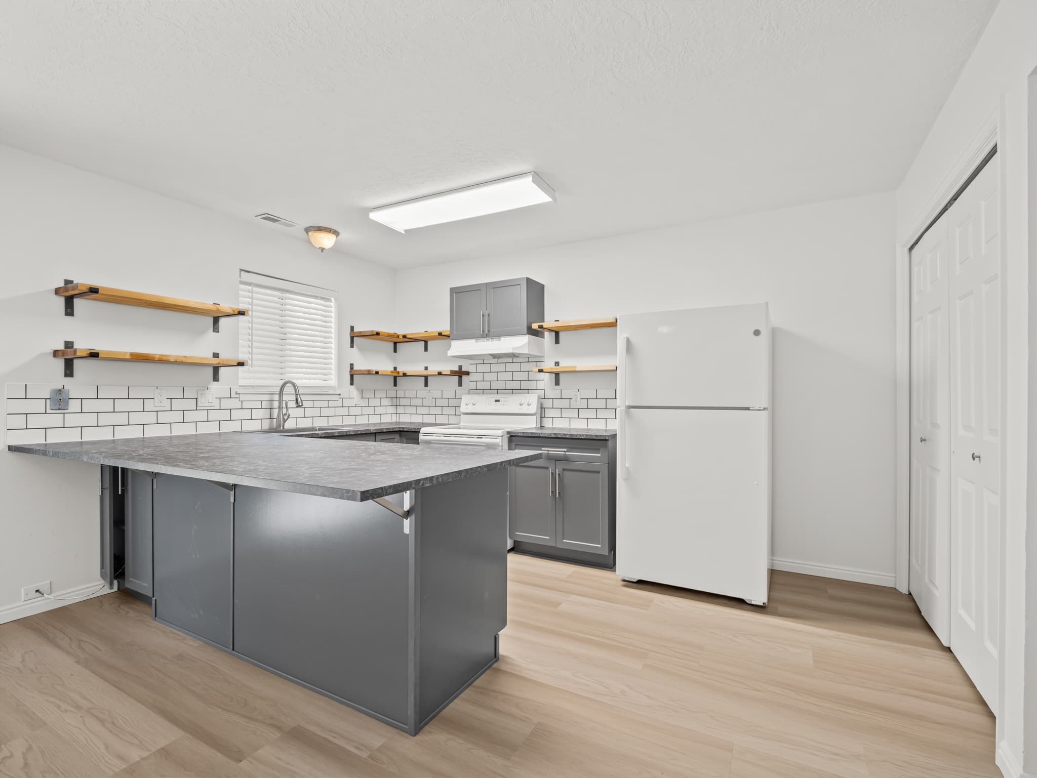 Provo Apartment: 945 S Freedom Blvd