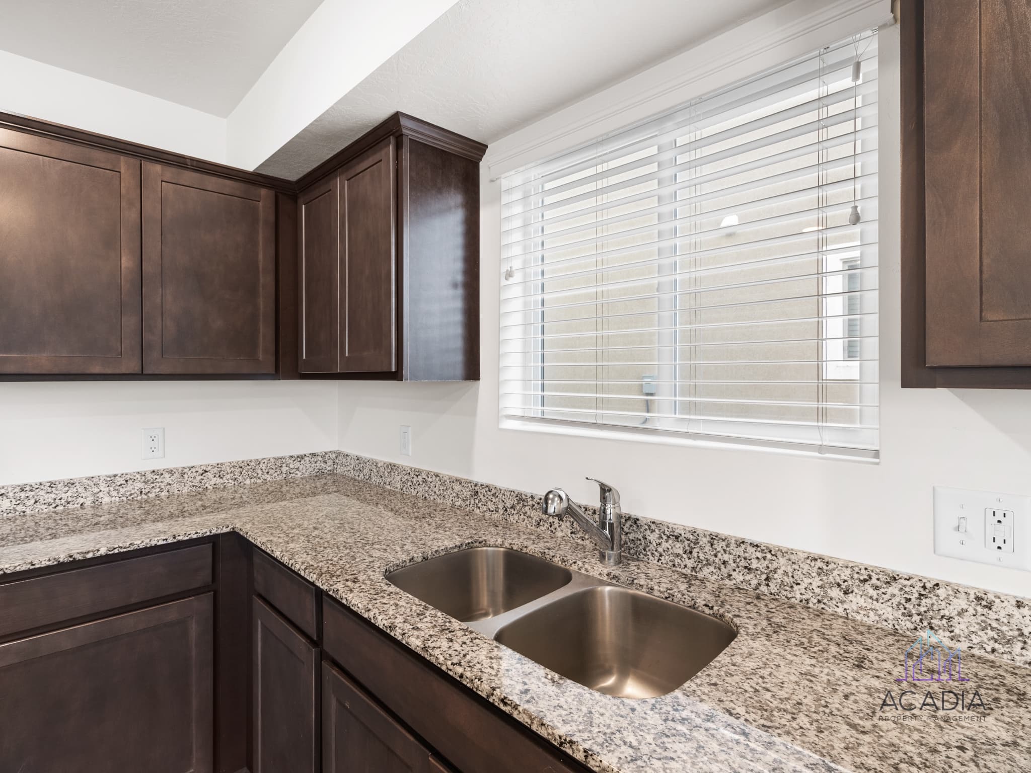 Magna Townhome: 7427 W Laxey St