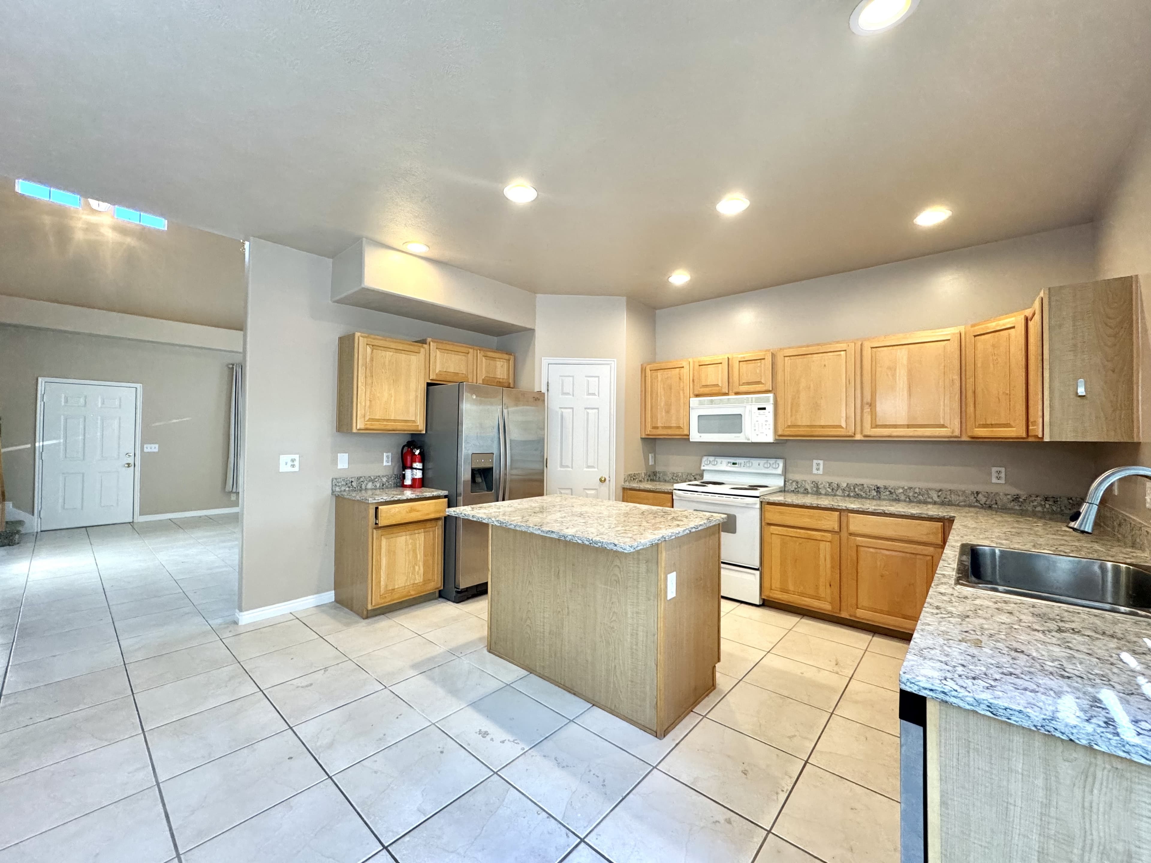 Sandy Townhome: 723 E Sandy Point Dr