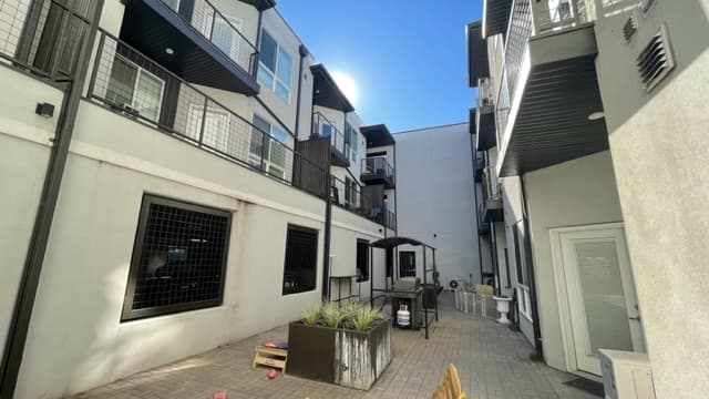 Salt Lake City Apartment: 965 S 200 W