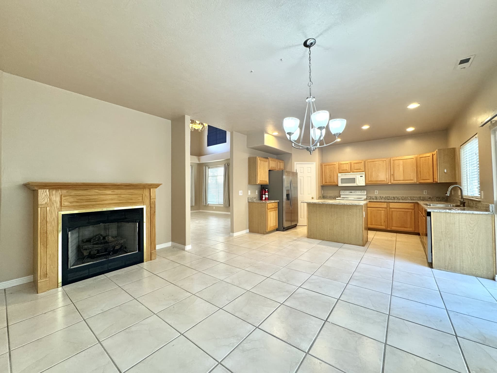Sandy Townhome: 723 E Sandy Point Dr