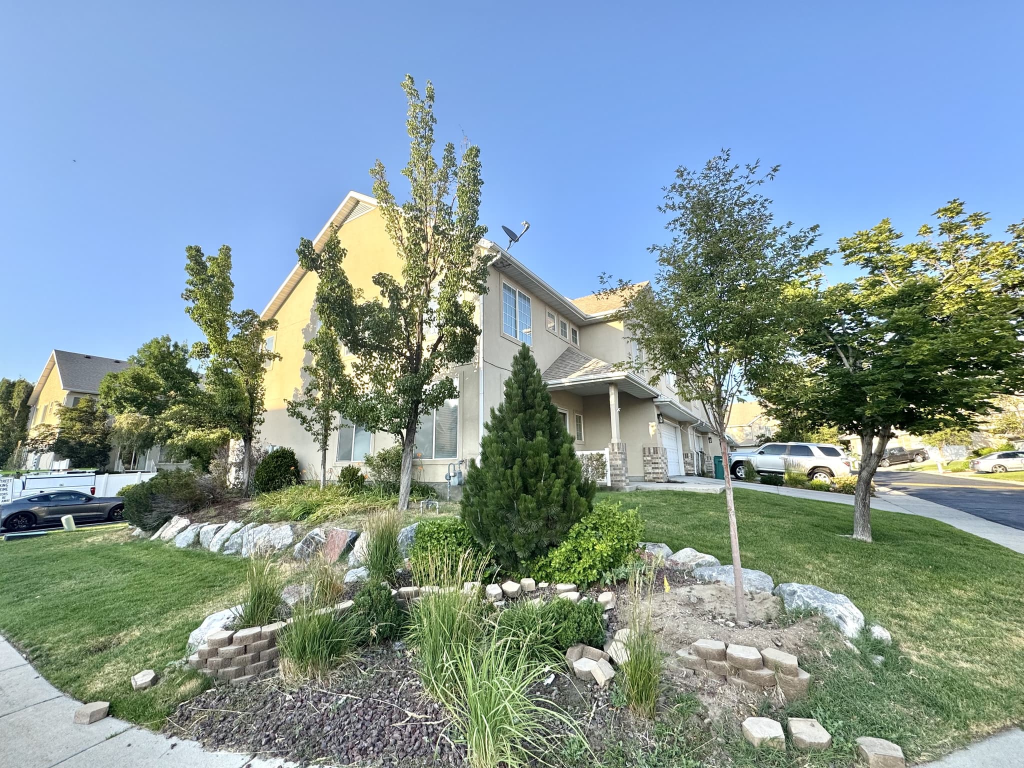 Sandy Townhome: 723 E Sandy Point Dr