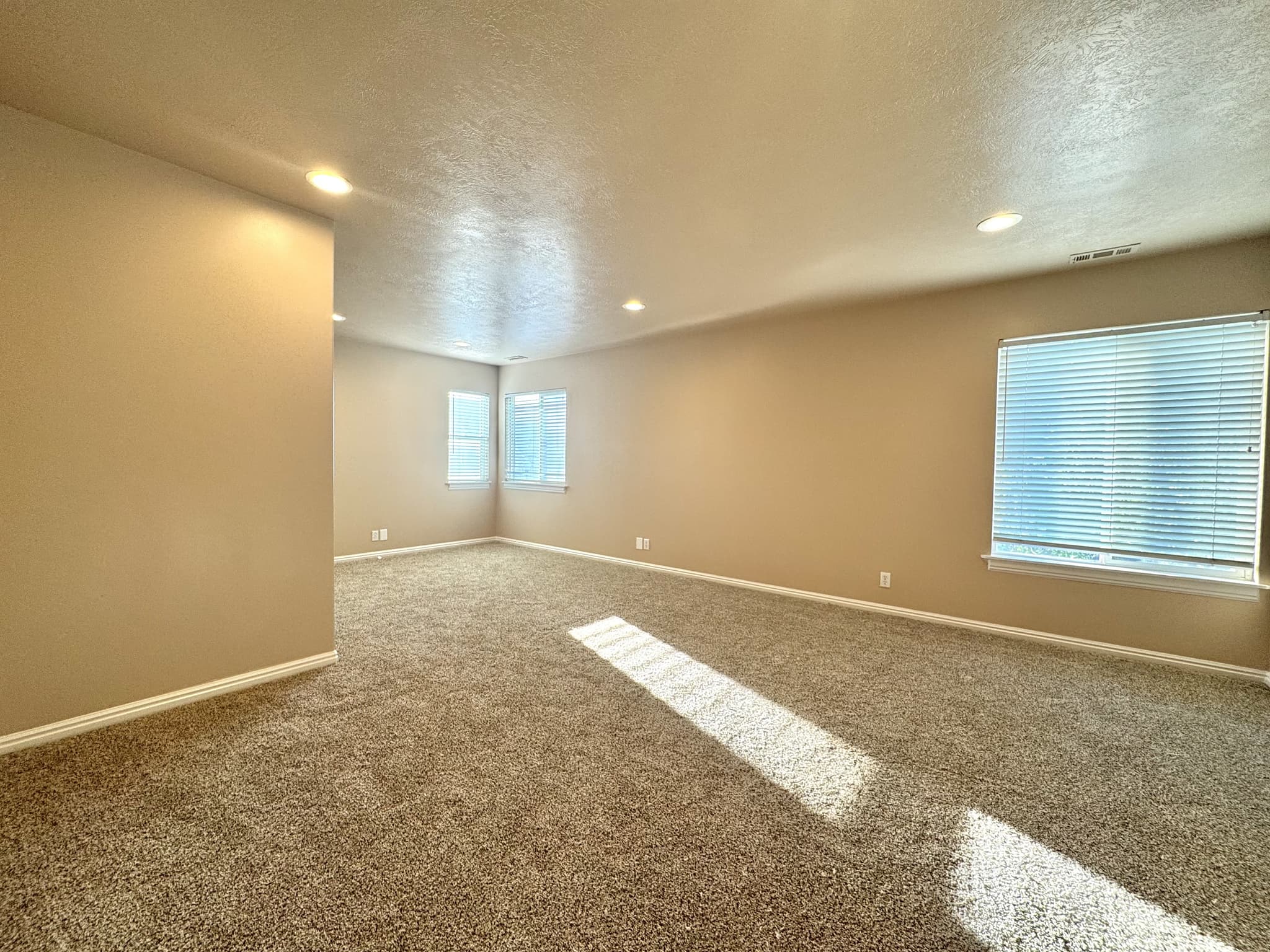 Sandy Townhome: 723 E Sandy Point Dr