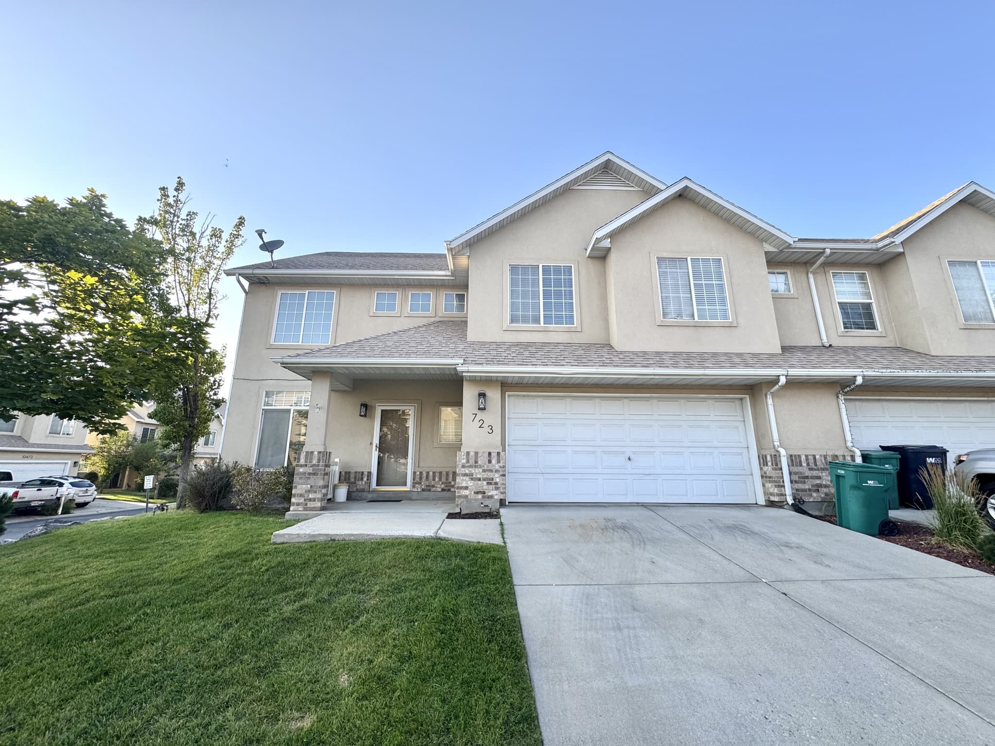 Sandy Townhome: 723 E Sandy Point Dr